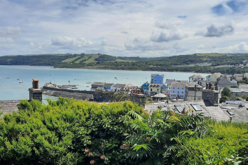 Arvonia Sleeps 7, Sea Views, Dog Friendly Villa New Quay  Eksteriør billede