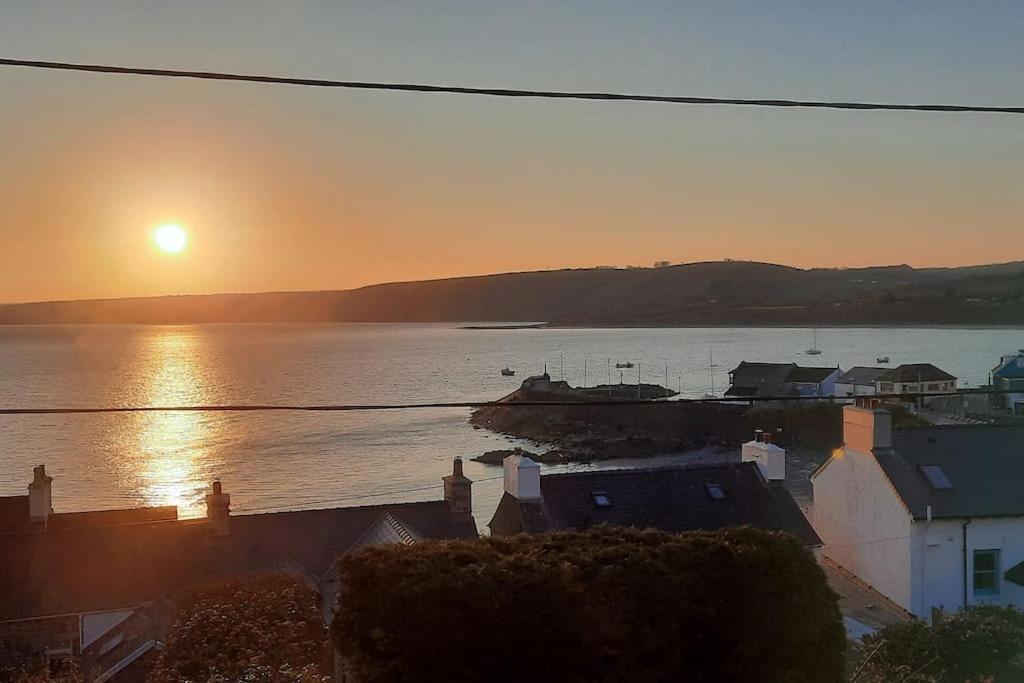Arvonia Sleeps 7, Sea Views, Dog Friendly Villa New Quay  Eksteriør billede