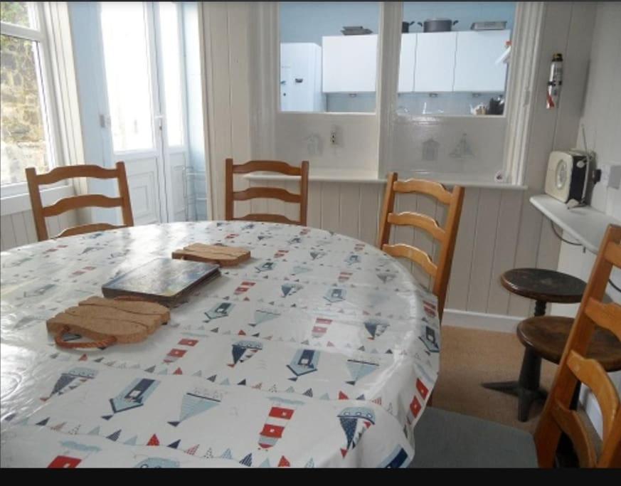 Arvonia Sleeps 7, Sea Views, Dog Friendly Villa New Quay  Eksteriør billede